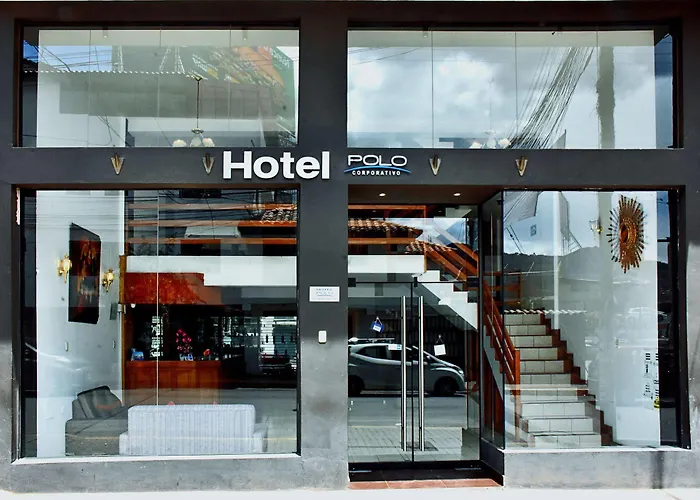 Polo Corporativo Hotel *