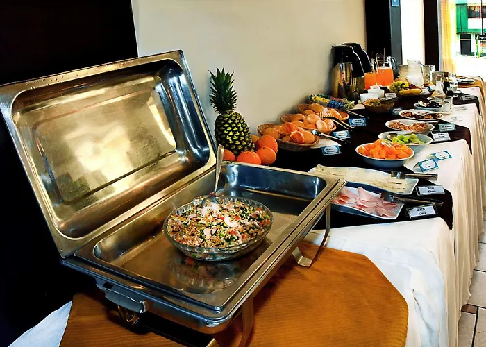 Polo Corporativo Hotel