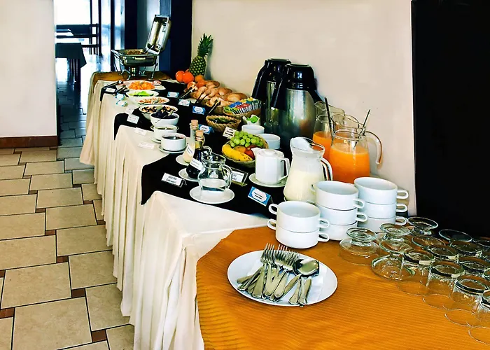 Polo Corporativo Hotel